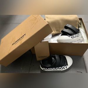 Burberry Shoes for toddlers (Eu 25)